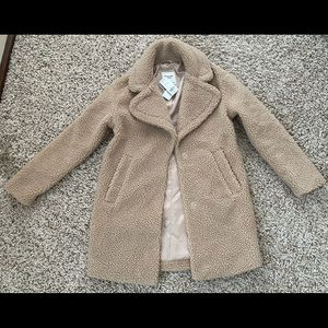 NWT‼️Abercrombie Sherpa Coat TAN